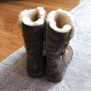 BearPaw Brown and Blue Women's Boots